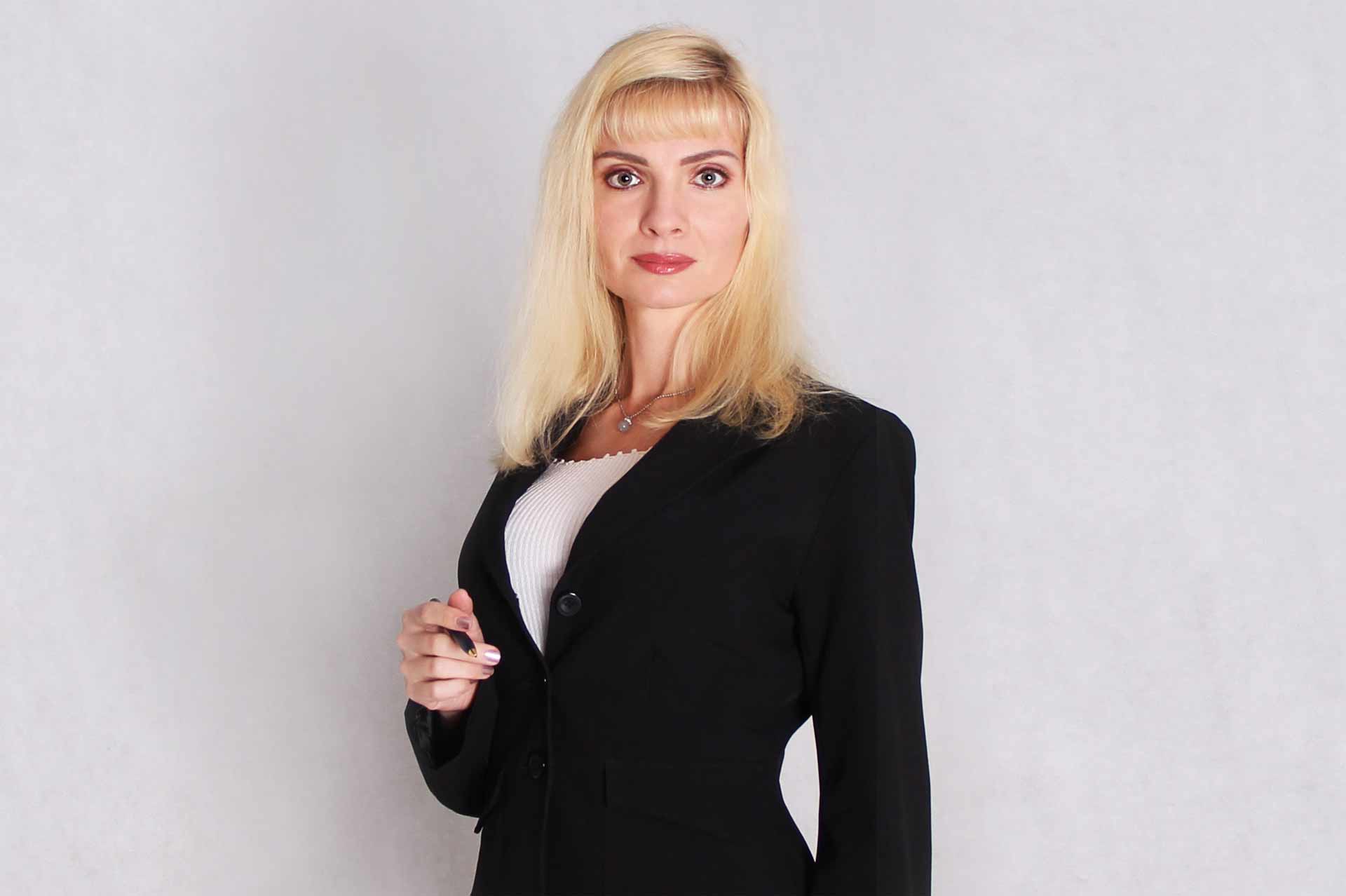 Вера Бокарева. Бизнес-тренер и  консультант в области продаж, маркетинга, профессиональной и личной эффективности